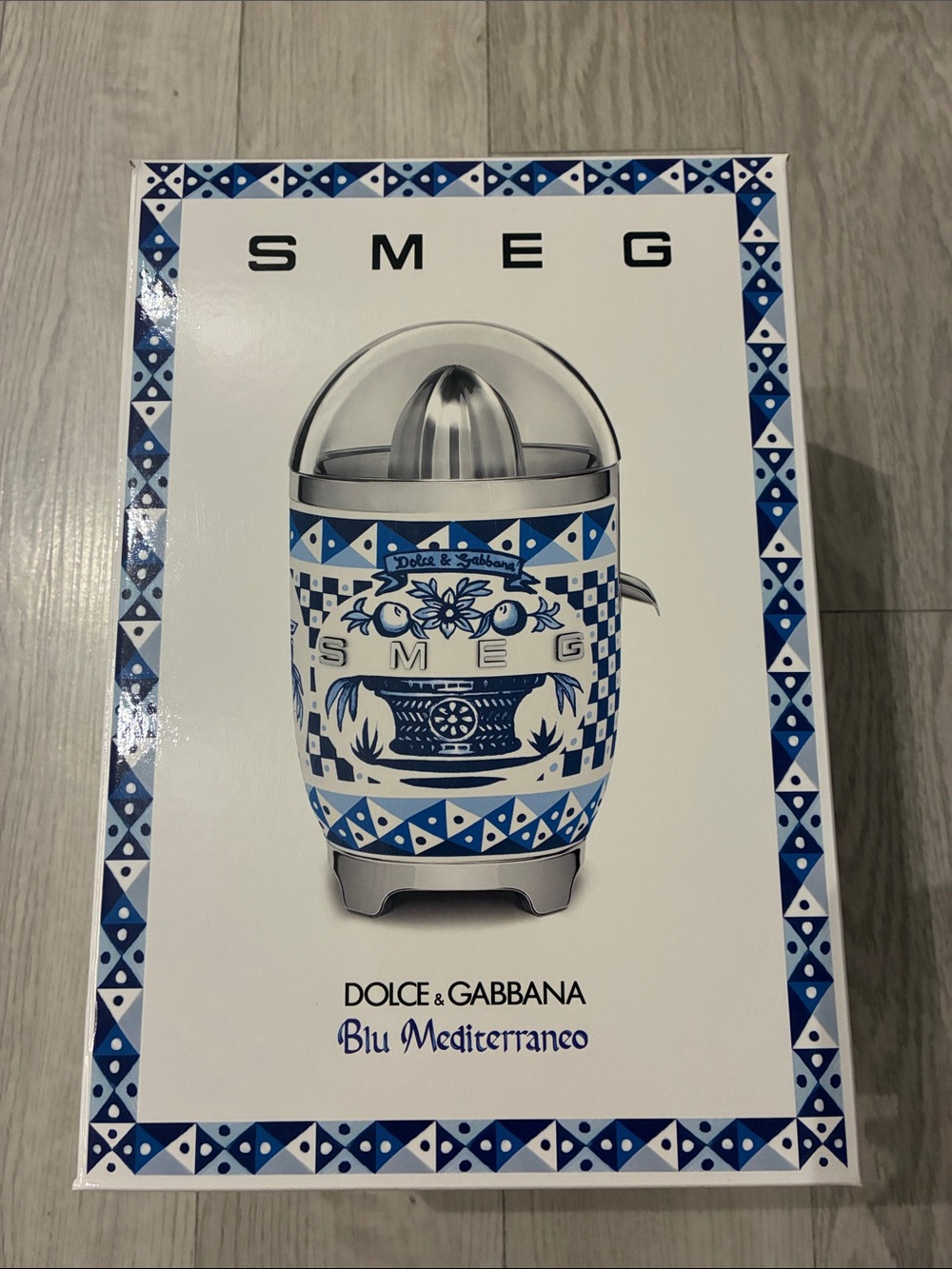 Brand New Smeg x Dolce & Gabbana Blu Mediterraneo Citrus Juicer
